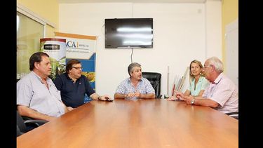 El intendente encabezó la recorrida por este pueblo de nuestro Partido. (GOBIERNO DE PERGAMINO)