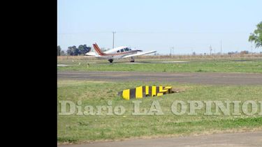 Es mucha la cantidad de operaciones aéreas que se registran en el Aeródromo ubicado a la vera de la ruta nacional Nº 8. (LA OPINION)