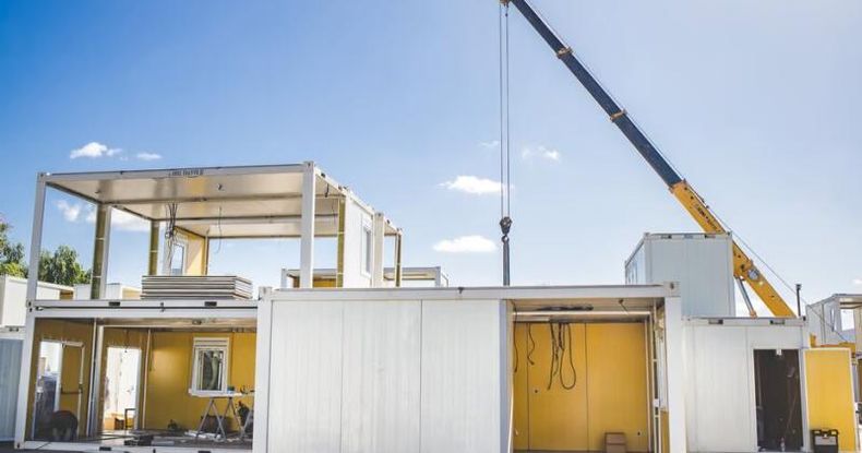 Un fenómeno que demanda soluciones habitacionales rápidas, económicas y sostenibles, la construcción modular se presenta como una respuesta ideal.