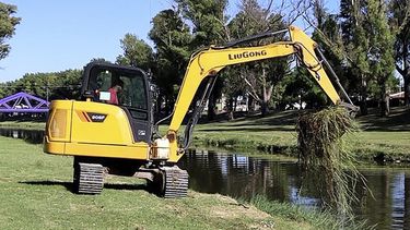 Mantenimiento de desagües pluviales y limpieza de las orillas del Arroyo Pergamino, son las tareas que está llevando adelante la Secretaría de Servicios Públicos para evitar obstrucciones en caso de lluvia intensa. Mantenimiento de desagües pluviales y limpieza de las orillas del Arroyo Pergamino, son las tareas que está llevando adelante la Secretaría de Servicios Públicos para evitar obstrucciones en caso de lluvia intensa.