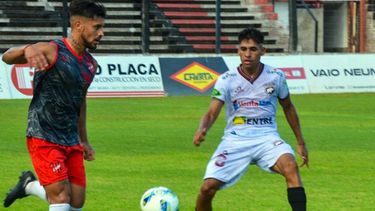 El Rojinegro jugó el viernes su primer amistoso ante un rival del Federal A. Los titulares ganaron 1 a 0. El Rojinegro jugó el viernes su primer amistoso ante un rival del Federal A. Los titulares ganaron 1 a 0.