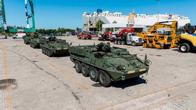 Los primeros Vehículos de Combate Blindados a Rueda Stryker 8×8 arribaron al país y fueron descargados en el Puerto de Zárate, provincia de Buenos Aires. Los primeros Vehículos de Combate Blindados a Rueda Stryker 8×8 arribaron al país y fueron descargados en el Puerto de Zárate, provincia de Buenos Aires.