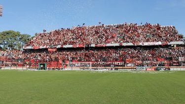 El domingo 6 de mayo de 2012 el rojinegro, con el acompañamiento de miles de simpatizantes, derrotó 3 a 1 a Defensores de Belgrano de Villa Ramallo en el estadio de Newell´s Old Boys de Rosario para quedar a un paso de su retorno a la Primera B Nacional. El domingo 6 de mayo de 2012 el rojinegro, con el acompañamiento de miles de simpatizantes, derrotó 3 a 1 a Defensores de Belgrano de Villa Ramallo en el estadio de Newell´s Old Boys de Rosario para quedar a un paso de su retorno a la Primera B Nacional.