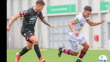 Agustín Pezzi volvió a jugar un gran partido y fue de los mejores de la defensa. Agustín Pezzi volvió a jugar un gran partido y fue de los mejores de la defensa.