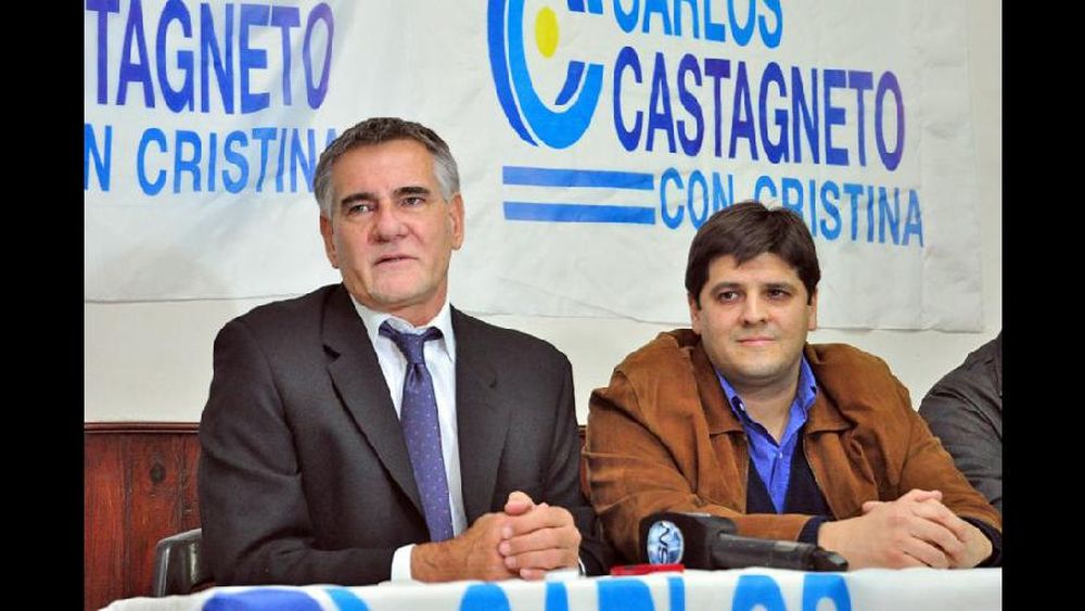 El viceministro Carlos Castagneto flanqueado por el concejal Lisandro Bormioli durante el acto en Defensores. (LISANDRO BORMIOLI)