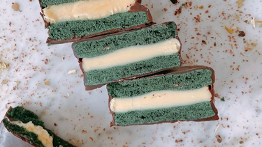 Además de ser un clásico nacional, la yerba mate es un producto muy utilizado en diversos platos, tanto dulces como salados, y que ya traspasó la frontera regional. Además de ser un clásico nacional, la yerba mate es un producto muy utilizado en diversos platos, tanto dulces como salados, y que ya traspasó la frontera regional.