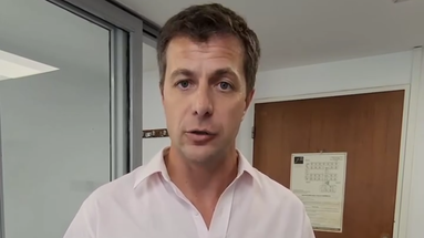 Ariel Rey, presidente del bloque San Pedro Puede (el único que no se sumó a la comitiva que fue a buscar al mandatario comunal hasta su despacho) sostuvo que el discurso fue político, desconectado absolutamente de la población de San Pedro. Ariel Rey, presidente del bloque San Pedro Puede (el único que no se sumó a la comitiva que fue a buscar al mandatario comunal hasta su despacho) sostuvo que el discurso fue político, desconectado absolutamente de la población de San Pedro.