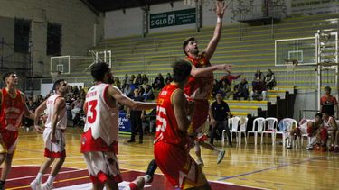 Belgrano San Nicolás se hizo fuerte en Zárate por la Liga Federal de Básquetbol. Belgrano San Nicolás se hizo fuerte en Zárate por la Liga Federal de Básquetbol.