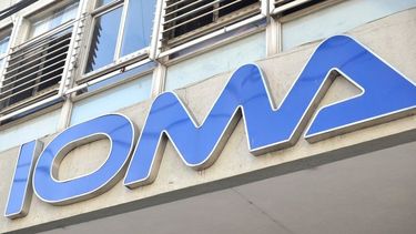 “Retención de tareas al IOMA, en todas las delegaciones, por los empleados, afiliados y prestadores”; esa es la consigna que dieron a conocer los trabajadores autoconvocados de la delegación IOMA San Nicolás. “Retención de tareas al IOMA, en todas las delegaciones, por los empleados, afiliados y prestadores”; esa es la consigna que dieron a conocer los trabajadores autoconvocados de la delegación IOMA San Nicolás.