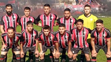 Racing buscará su décimo tercer triunfo en el torneo, el que lo lleve a la final de la temporada. Racing buscará su décimo tercer triunfo en el torneo, el que lo lleve a la final de la temporada.