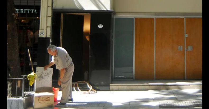 Suteryh nuclea a los trabajadores de edificios que son quienes mantienen la limpieza pero además cumplen un rol social ya que asisten a quienes conviven en los edificios.