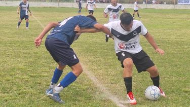 San Martín de Pérez Millán volvió a ganar y se metió en puestos de clasificación del fútbol de San Nicolás. San Martín de Pérez Millán volvió a ganar y se metió en puestos de clasificación del fútbol de San Nicolás.