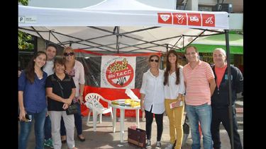 En la Peatonal se habló con los vecinos sobre celiaquía. (LA OPINION)