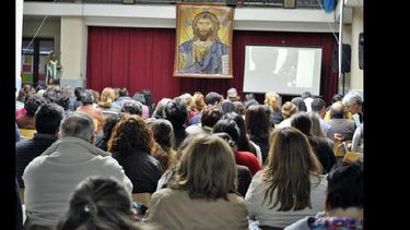 Numerosos catequistas participaron del encuentro en el Colegio del Huerto. (OBISPADO DE SAN NICOLAS)