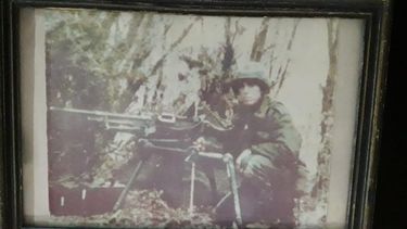 Aldo Patrone en una imagen que lo muestra siendo parte del conflicto bélico de Malvinas. Aldo Patrone en una imagen que lo muestra siendo parte del conflicto bélico de Malvinas.