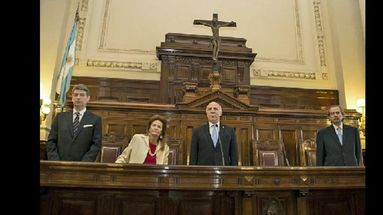El fallo unánime de la Corte significó una buena noticia a los gobiernos de Macri y Vidal. (DIB)
