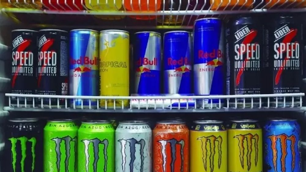 Salud: buscan prohibir la venta de bebidas energizantes a menores de edad