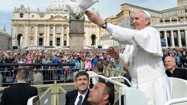 Durante sus doce años de pontificado, el Papa Francisco imprimió una impronta profunda basada en la cercanía, el diálogo y una Iglesia abierta al mundo. Durante sus doce años de pontificado, el Papa Francisco imprimió una impronta profunda basada en la cercanía, el diálogo y una Iglesia abierta al mundo.