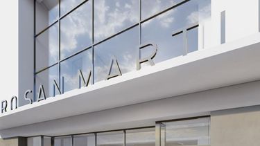 El edificio, que se inscribe ahora como Teatro San Martín, fue repensado como un centro escénico de primer nivel. El edificio, que se inscribe ahora como Teatro San Martín, fue repensado como un centro escénico de primer nivel.