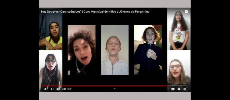 El video clip Hay secretos del Coro de Niños y Jóvenes de Pergamino se puede ver en https://www.youtube.com/watch?v=LE8tPngfhF8. (CAPTURA DE PANTALLA)