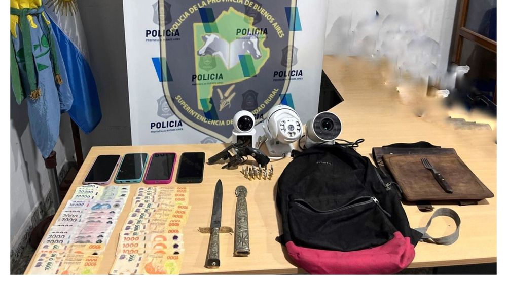 A partir de la captura del hampón es que se desplegaron desde la Policía a diferentes objetivos en allanamientos donde secuestraron elementos de interés para la causa. A partir de la captura del hampón es que se desplegaron desde la Policía a diferentes objetivos en allanamientos donde secuestraron elementos de interés para la causa.