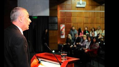 Cassinotti agradeció al personal de la obra social por su compromiso. (IOMA)