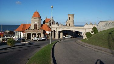 El Torreón del Monje, invita a repasar la historia y reafirma su valor patrimonial como símbolo cultural de Mar del Plata. El Torreón del Monje, invita a repasar la historia y reafirma su valor patrimonial como símbolo cultural de Mar del Plata.