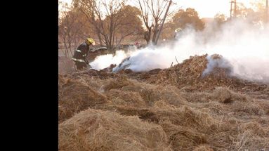 Comenzaron a incrementarse los siniestros en viviendas e incendio de pastizales.  (ARCHIVO LA OPINION)
