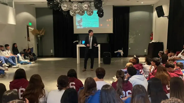 En el marco de distintas acciones orientadas a la prevención y el cuidado en el ámbito digital, la Secretaría Especializada en Cibercrimen y Evidencia Digital llevó adelante una jornada informativa para alumnos del Nivel Secundario del Instituto Aire Libre. En el marco de distintas acciones orientadas a la prevención y el cuidado en el ámbito digital, la Secretaría Especializada en Cibercrimen y Evidencia Digital llevó adelante una jornada informativa para alumnos del Nivel Secundario del Instituto Aire Libre.