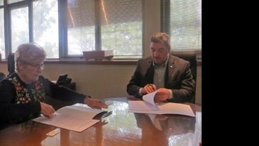 Susana Bessón y Guillermo Tamarit en la Unnoba. (LA OPINION)