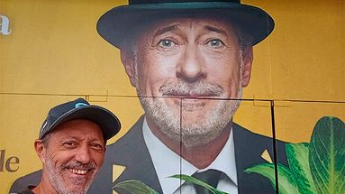 Con una extensa trayectoria en el Teatro Nacional Cervantes, Juan Manuel Aristegui y su equipo aportaron su talento a la escenografía de Desde el jardín. Con una extensa trayectoria en el Teatro Nacional Cervantes, Juan Manuel Aristegui y su equipo aportaron su talento a la escenografía de Desde el jardín.