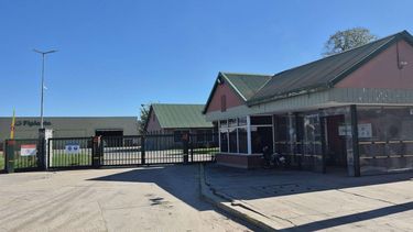 Más de 50 trabajadores “fuera de convenio” de la empresa Fiplasto hicieron pública, a través de una carta abierta, la difícil situación laboral y económica que atraviesan desde hace varios meses. Más de 50 trabajadores “fuera de convenio” de la empresa Fiplasto hicieron pública, a través de una carta abierta, la difícil situación laboral y económica que atraviesan desde hace varios meses.