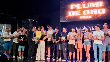 El juvenil futbolista de Estudiantes de La Plata y la Selección Argentina Sub 20 se quedó con el máximo reconocimiento de los periodistas deportivos de San Nicolás El juvenil futbolista de Estudiantes de La Plata y la Selección Argentina Sub 20 se quedó con el máximo reconocimiento de los periodistas deportivos de San Nicolás