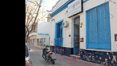 El curso se dictará en la sede que la Uthgra tiene en San Martín al 800. (ARCHIVO LA OPINION)