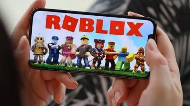 Roblox, por su dinámica colorida, veloz y multisensorial, genera un alto nivel de estimulación cerebral.
