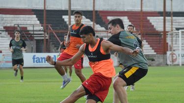 Douglas Haig tuvo su primer amistoso de preparación frente a 12 de Octubre de Ferré. Douglas Haig tuvo su primer amistoso de preparación frente a 12 de Octubre de Ferré.