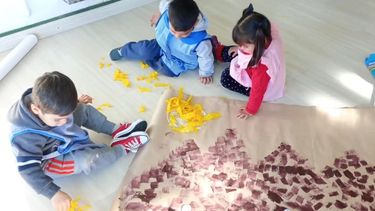 Diariamente, numerosos niños asisten al Ceat Nº 1 de Pergamino. Diariamente, numerosos niños asisten al Ceat Nº 1 de Pergamino.