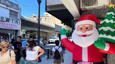 Gran concentración de personas en el microcentro de San Nicolás, el polo comercial de la ciudad. Gran concentración de personas en el microcentro de San Nicolás, el polo comercial de la ciudad.
