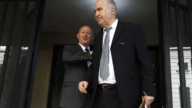 En medio de la crisis que envuelve a numerosas empresas del sector, el frigorífico Arrebeef, uno de los socios más fuertes del Consorcio de Exportadores de Carnes Argentinas ABC, suspendió a casi 400 trabajadores que se desempeñan en la planta de Pérez Millán, en Ramallo. En medio de la crisis que envuelve a numerosas empresas del sector, el frigorífico Arrebeef, uno de los socios más fuertes del Consorcio de Exportadores de Carnes Argentinas ABC, suspendió a casi 400 trabajadores que se desempeñan en la planta de Pérez Millán, en Ramallo.