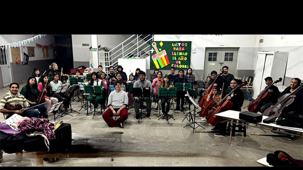 Este jueves la Orquesta Infanto Juvenil Barrio Kennedy ofrecerá su tradicional concierto al aire libre en la Peatonal San Nicolás. Este jueves la Orquesta Infanto Juvenil Barrio Kennedy ofrecerá su tradicional concierto al aire libre en la Peatonal San Nicolás.