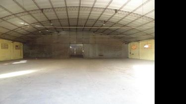 Se llevan a cabo los trabajos para habilitar el nuevo depósito de motos. (LA OPINION)