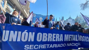 Los metalúrgicos realizarán un cese de actividades y una movilización al Congreso, marcando una postura más dura que la CGT frente al proyecto impulsado por el Gobierno. Los metalúrgicos realizarán un cese de actividades y una movilización al Congreso, marcando una postura más dura que la CGT frente al proyecto impulsado por el Gobierno.