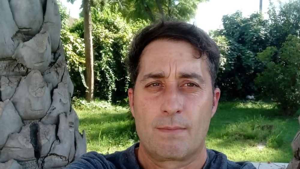 Luego de la preocupación generada por el episodio ocurrido este lunes en la Escuela Secundaria N°1 de Villa Ramallo, donde un alumno de 13 años ingresó con una réplica de arma, el director del Centro Provincial de Atención en Salud Mental y Consumos Problemáticos (CPA), Luis Onofri, brindó su mirada en una entrevista realizada este martes en Radio Meta. Luego de la preocupación generada por el episodio ocurrido este lunes en la Escuela Secundaria N°1 de Villa Ramallo, donde un alumno de 13 años ingresó con una réplica de arma, el director del Centro Provincial de Atención en Salud Mental y Consumos Problemáticos (CPA), Luis Onofri, brindó su mirada en una entrevista realizada este martes en Radio Meta.