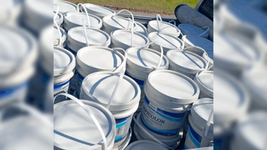 Detenidos dos sujetos en San Nicolas, vendiendo pintura sin justificar procedencia Detenidos dos sujetos en San Nicolas, vendiendo pintura sin justificar procedencia