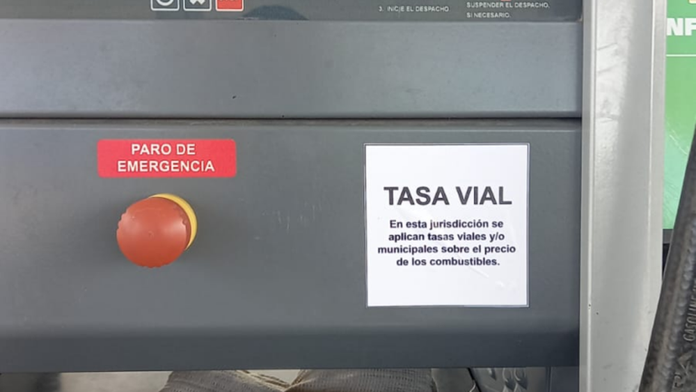 En el Partido de Ramallo el litro de nafta Súper de YPF se paga $1737, mientras que en San Nicolás cuesta un 5% menos: $1654. En el Partido de Ramallo el litro de nafta Súper de YPF se paga $1737, mientras que en San Nicolás cuesta un 5% menos: $1654.