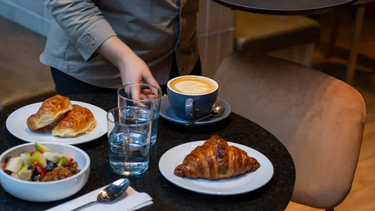 El 76% de los argentinos redujo sus salidas a comer afuera. El café de especialidad fue uno de los segmentos que no paró de crecer. El 76% de los argentinos redujo sus salidas a comer afuera. El café de especialidad fue uno de los segmentos que no paró de crecer.