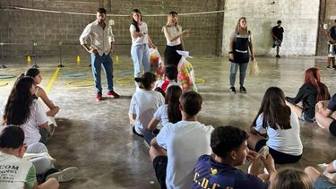 Jóvenes de Santa Lucía participaron de un taller del Programa Comunidades sin Violencia, promoviendo el diálogo y la reflexión sobre igualdad y vínculos saludables. Jóvenes de Santa Lucía participaron de un taller del Programa Comunidades sin Violencia, promoviendo el diálogo y la reflexión sobre igualdad y vínculos saludables.