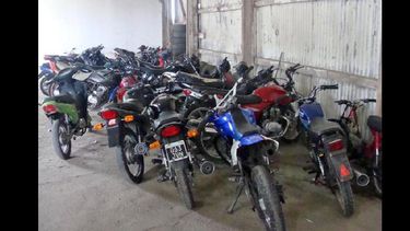 Las motos con escapes defectuosos o de competición, directamente son secuestradas por la Policía. (LA OPINION)