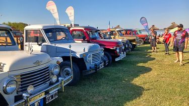 Más de 40 vehículos de la histórica marca nacional se reunirán a partir de hoy en la ribera del Paraná. El evento se enmarca en los homenajes a la gesta histórica. También le dará continuidad a un emprendimiento que busca consolidarse como una fiesta provincial. Más de 40 vehículos de la histórica marca nacional se reunirán a partir de hoy en la ribera del Paraná. El evento se enmarca en los homenajes a la gesta histórica. También le dará continuidad a un emprendimiento que busca consolidarse como una fiesta provincial.