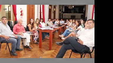 Más de 30 personas representantes de instituciones de la ciudad participaron del encuentro y delinearon los ejes de acción para este año. (GOBIERNO DE PERGAMINO)